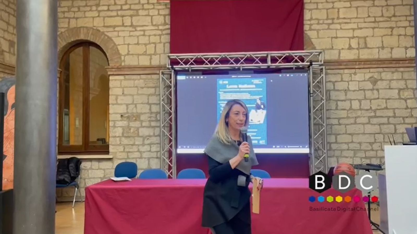 SERATA AL MUSEO TRA LE ARTI PER SOGNARE LA LUNA E CELEBRARE PETRONE